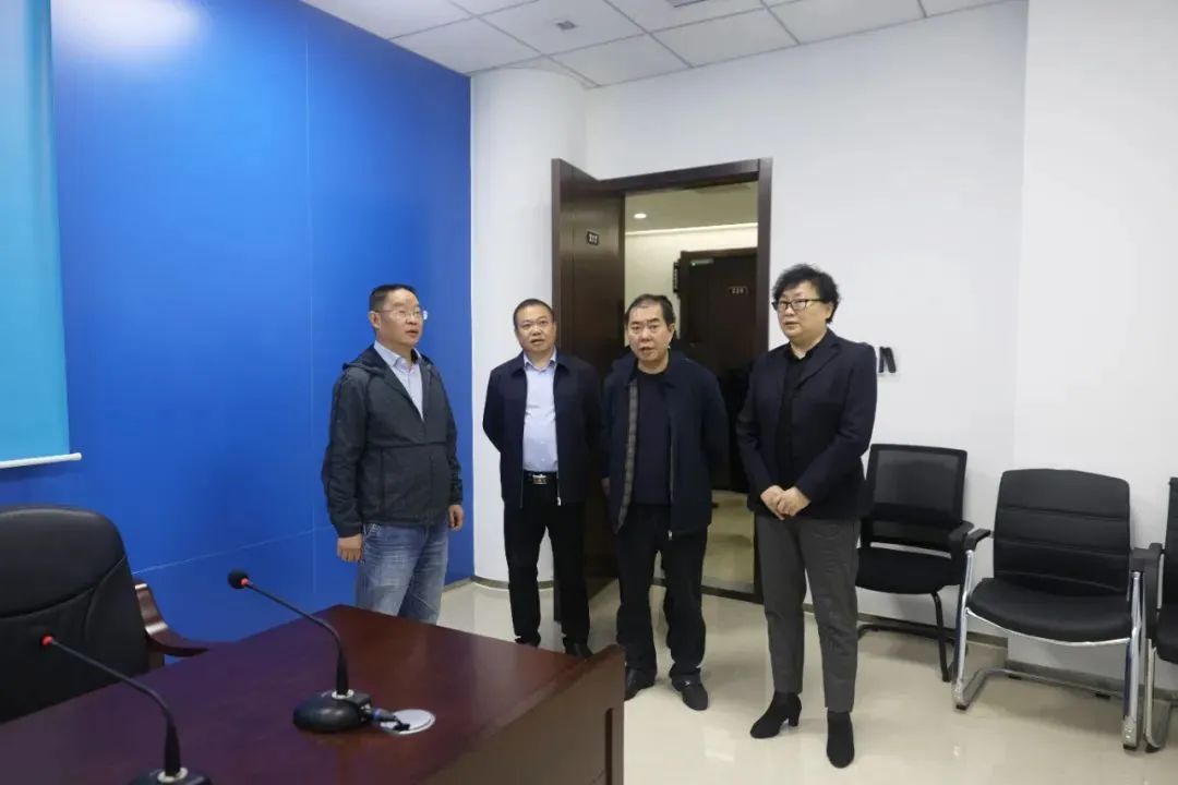 �Ĵ�ʡ���Ժ�ɶ���·�����Ժ�ⳤ����쳤һ�е��������������Ժ�ι۽���