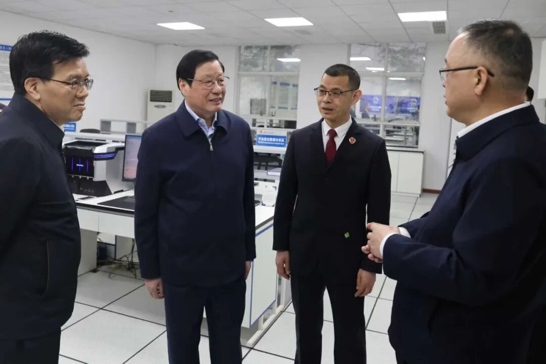 ��߼���������Ĵ�����